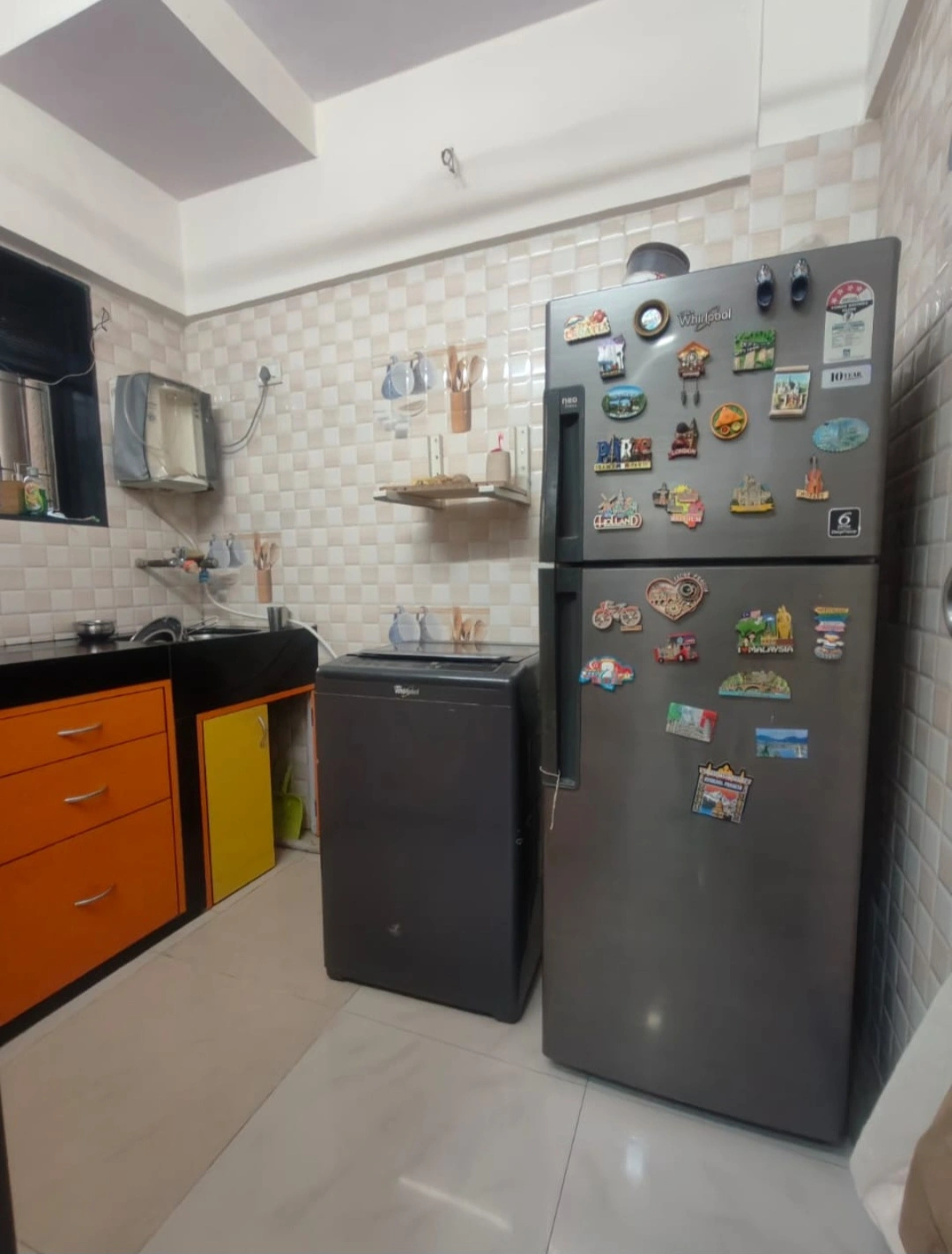 1 BHK Flat for rent in Malad West