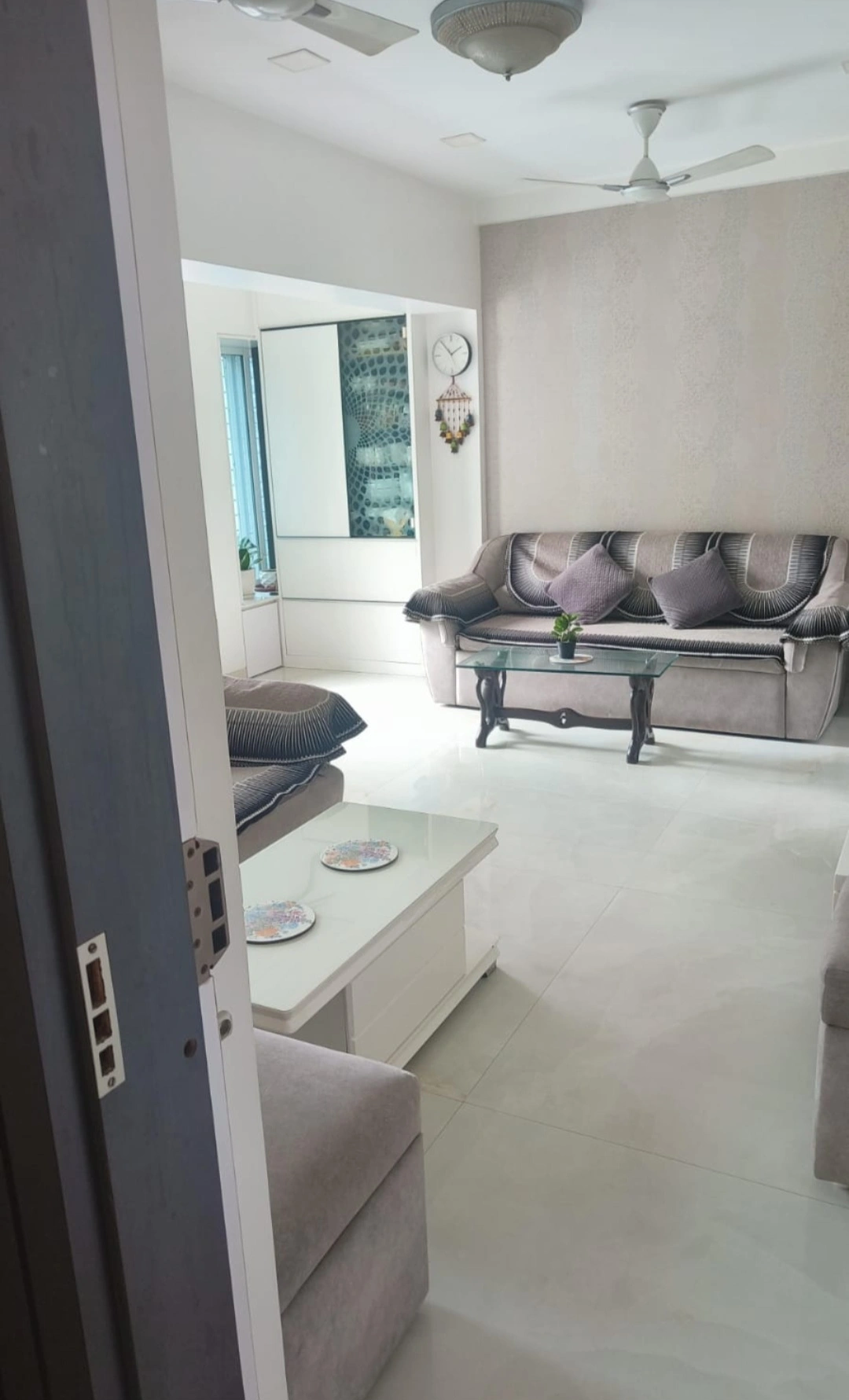 2 BHK Flat for Rent in Malad East