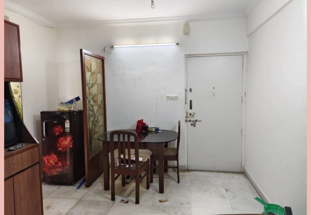 1 BHK Flat for rent in Malad West