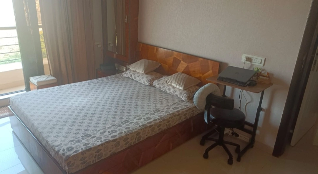 2 BHK Flat for rent in Malad West