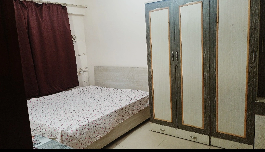 1 BHK Flat for rent in Malad East