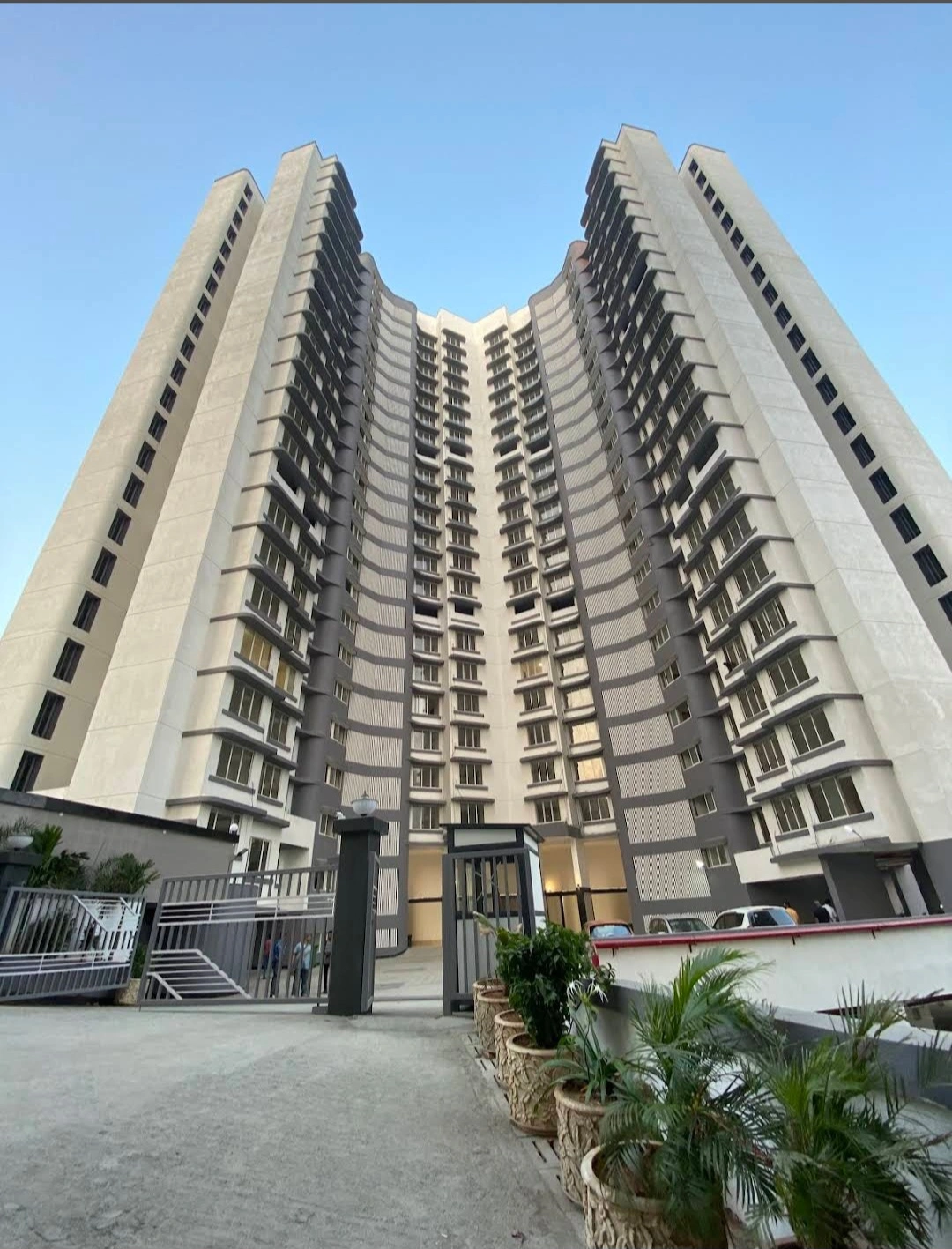 1 BHK Flat for rent in Malad East