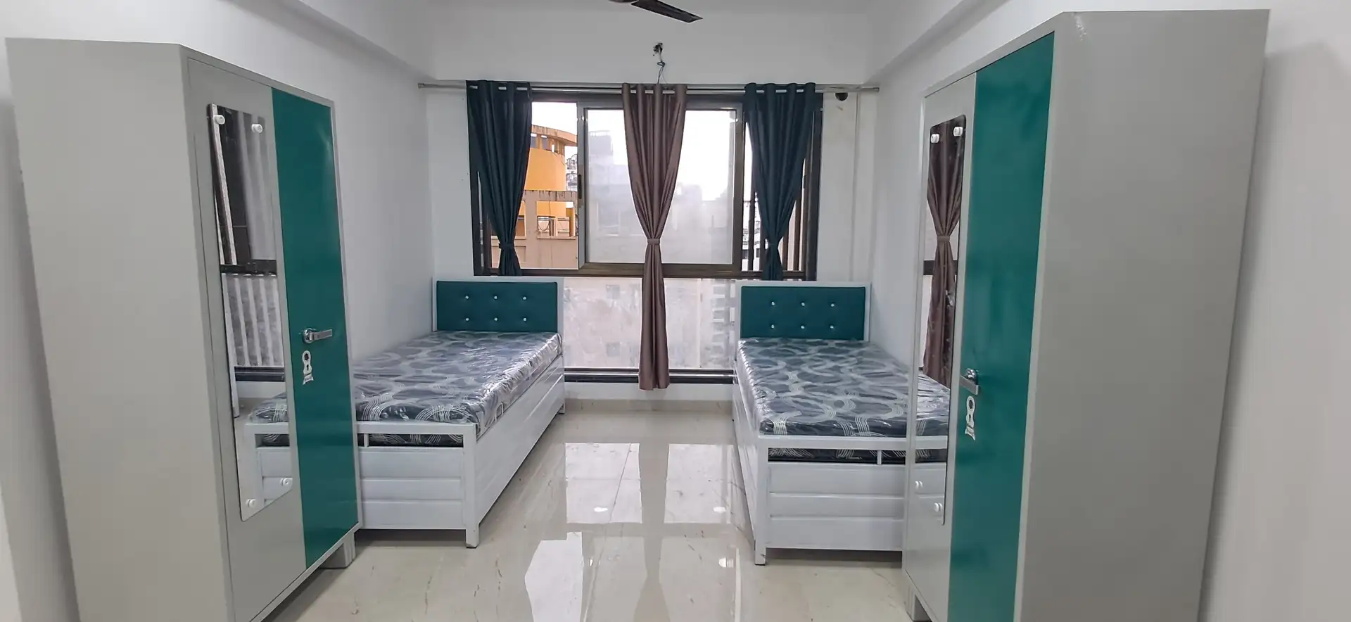 2 BHK Flat for PG in Goregaon West