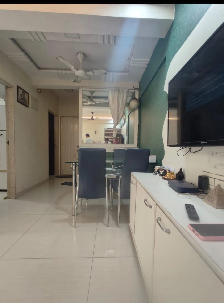1 BHK Flat for rent in Malad West