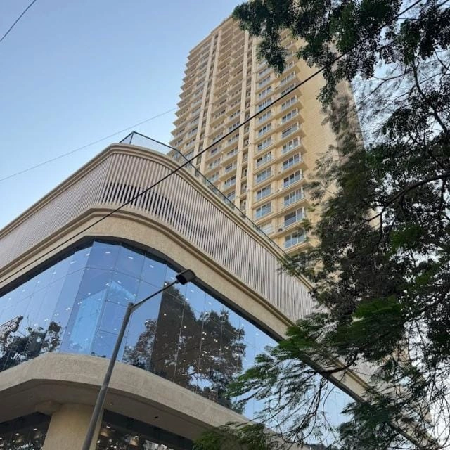 2.5 BHK Flat for rent in Goregaon West