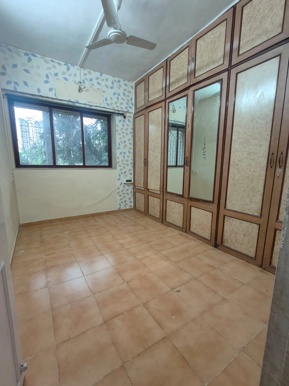 1 BHK Flat for rent in Malad West