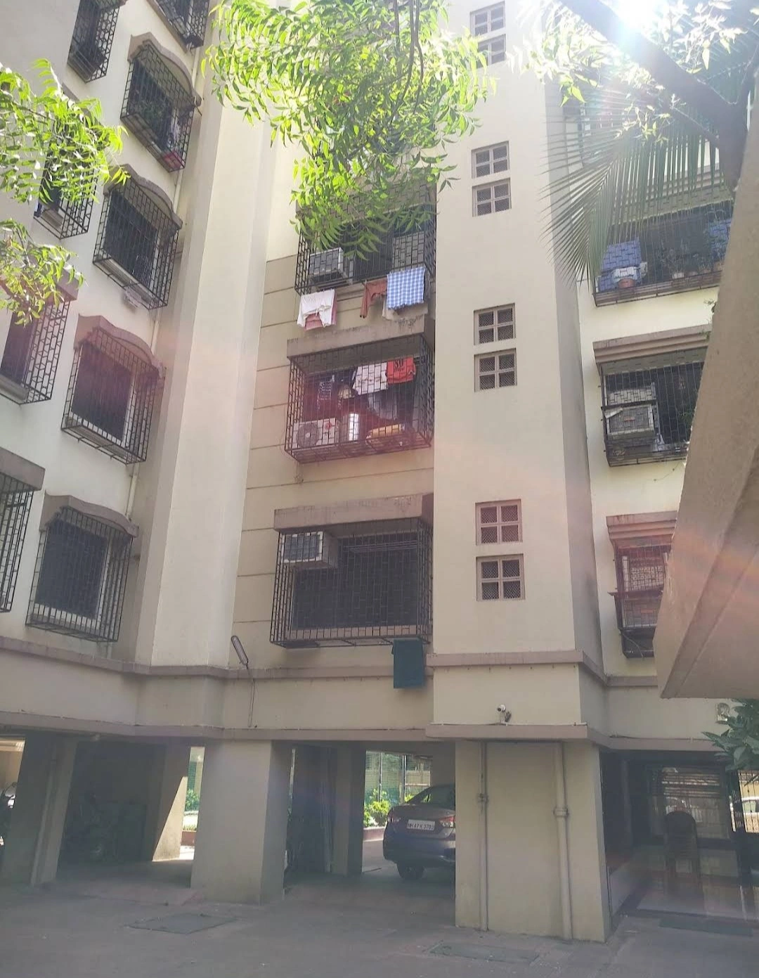 1 BHK Flat for rent in Malad West