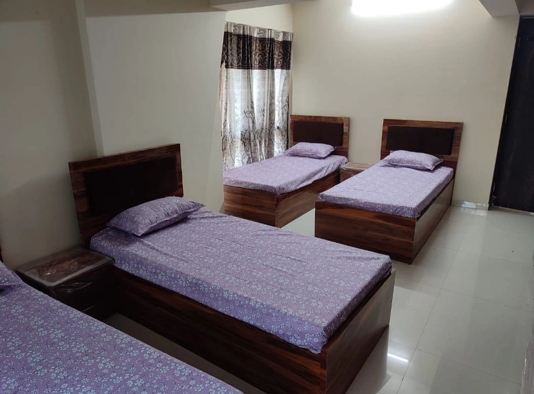 3 BHK Flat for PG in Goregaon West