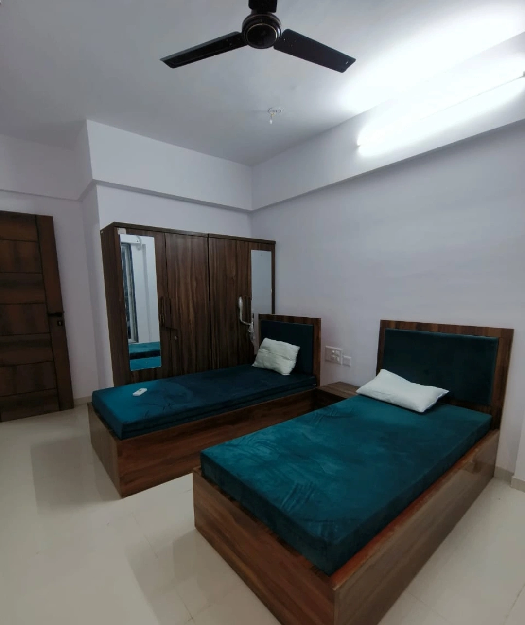 2 BHK Flat for PG in Goregaon East