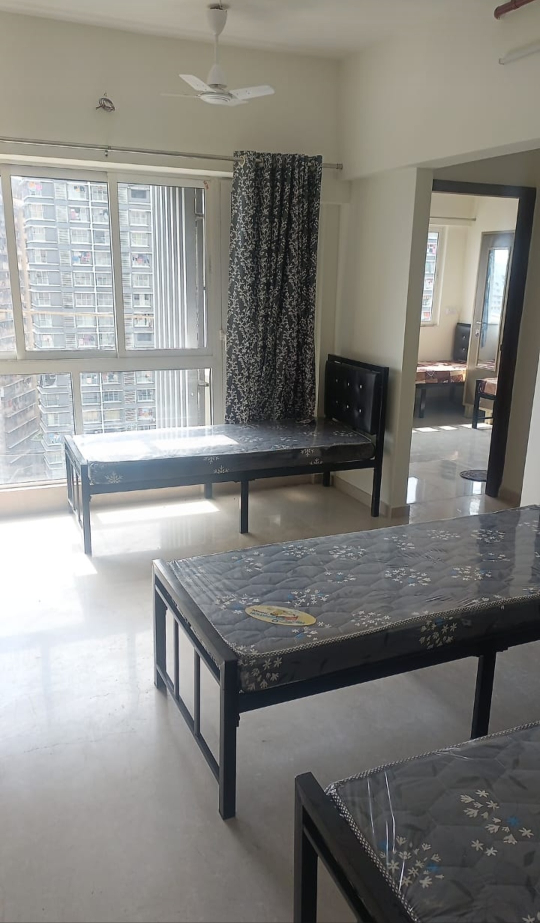 2 BHK Flat for PG in Malad East