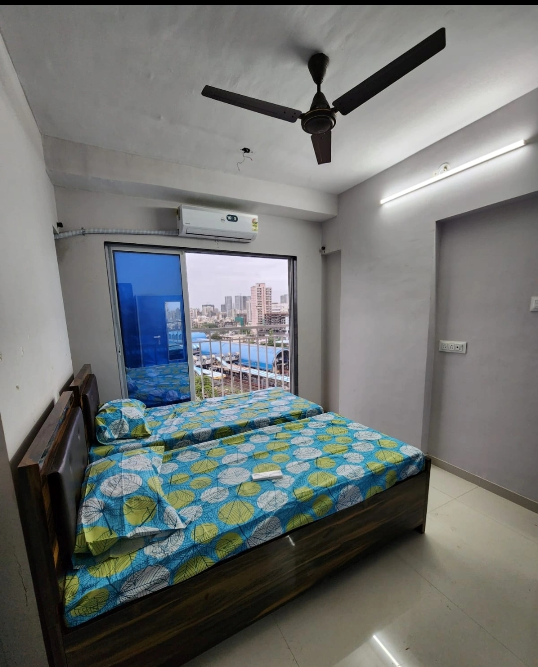 2.5 BHK Flat for PG in Goregaon West