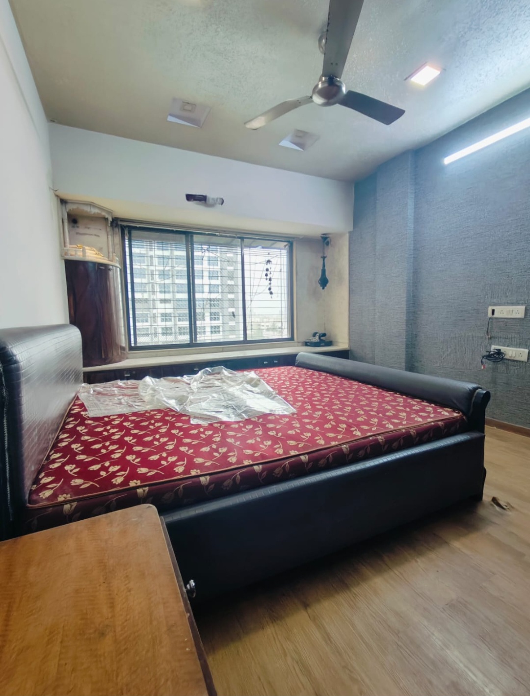 2 BHK Flat for Rent in Pleasant Park, Malad West