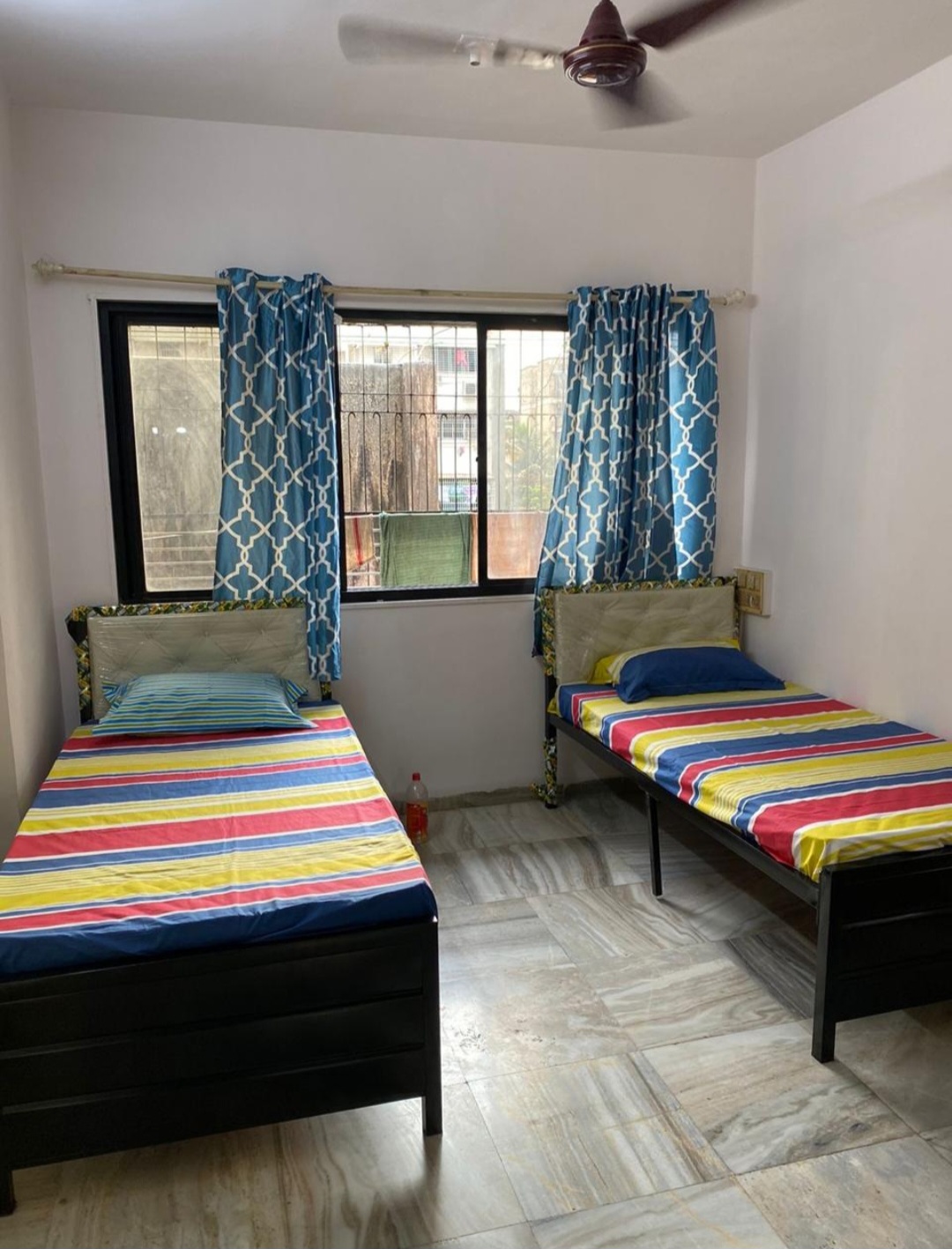 Single Room Girls only Flat for PG in Daya Sarita Society, Goregaon East