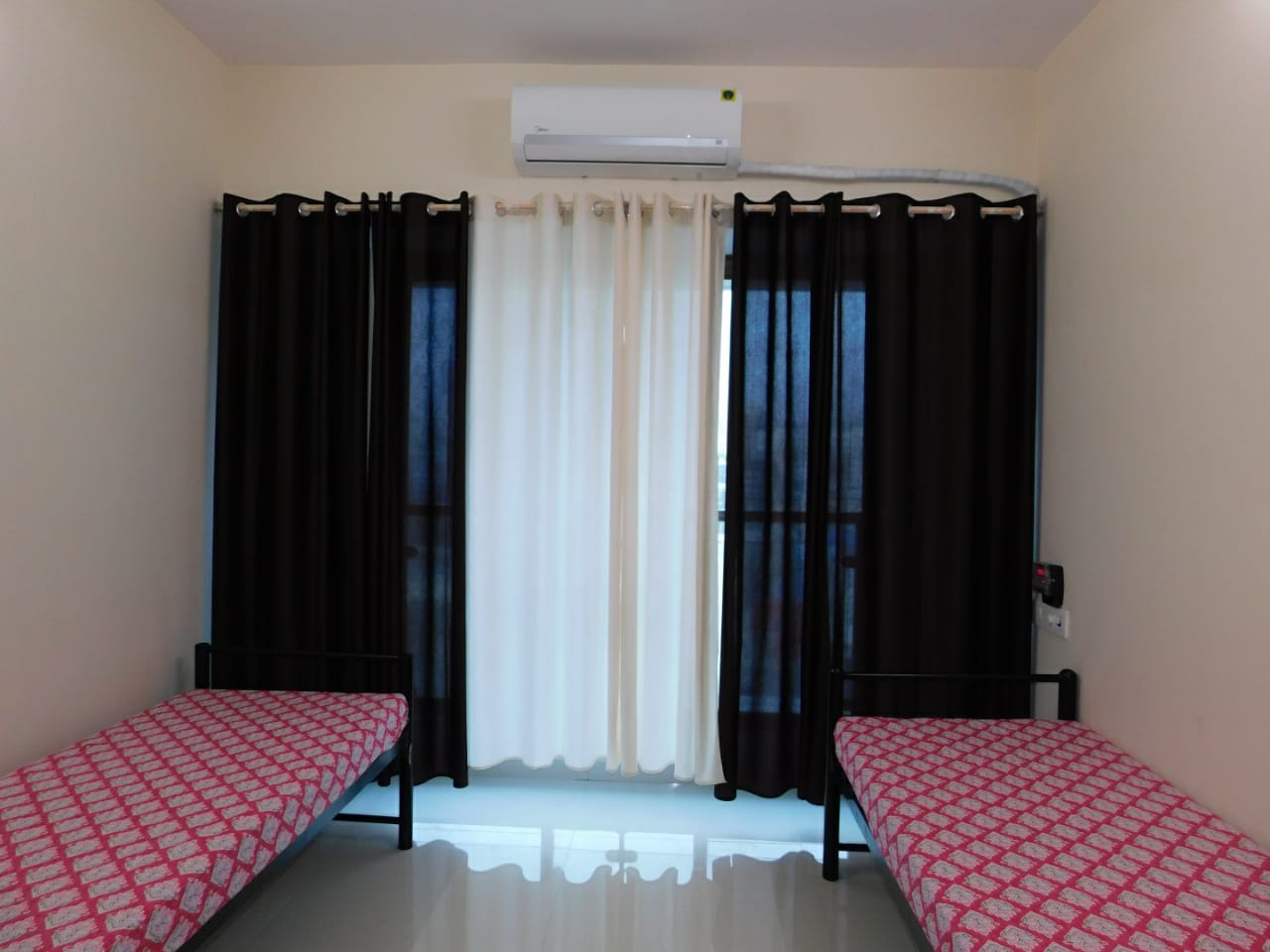 Double Sharing Room Girls only Flat for PG in ahimsa Heights, Malad West