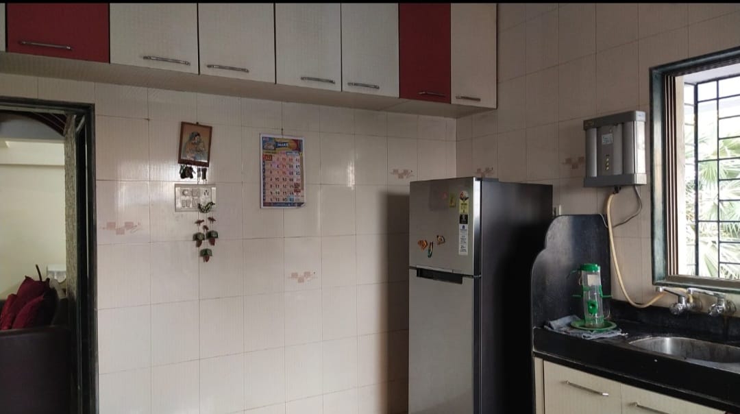 Double Sharing Room Girls only Flat for PG in Royal apartment, Malad West