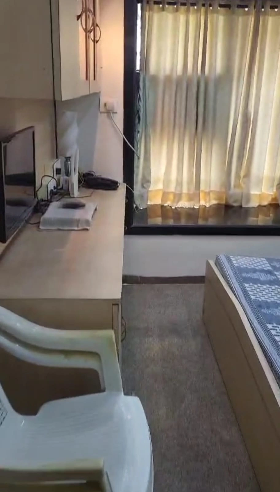 2 BHK Flat for Rent in Dheeraj Pooja, Malad West