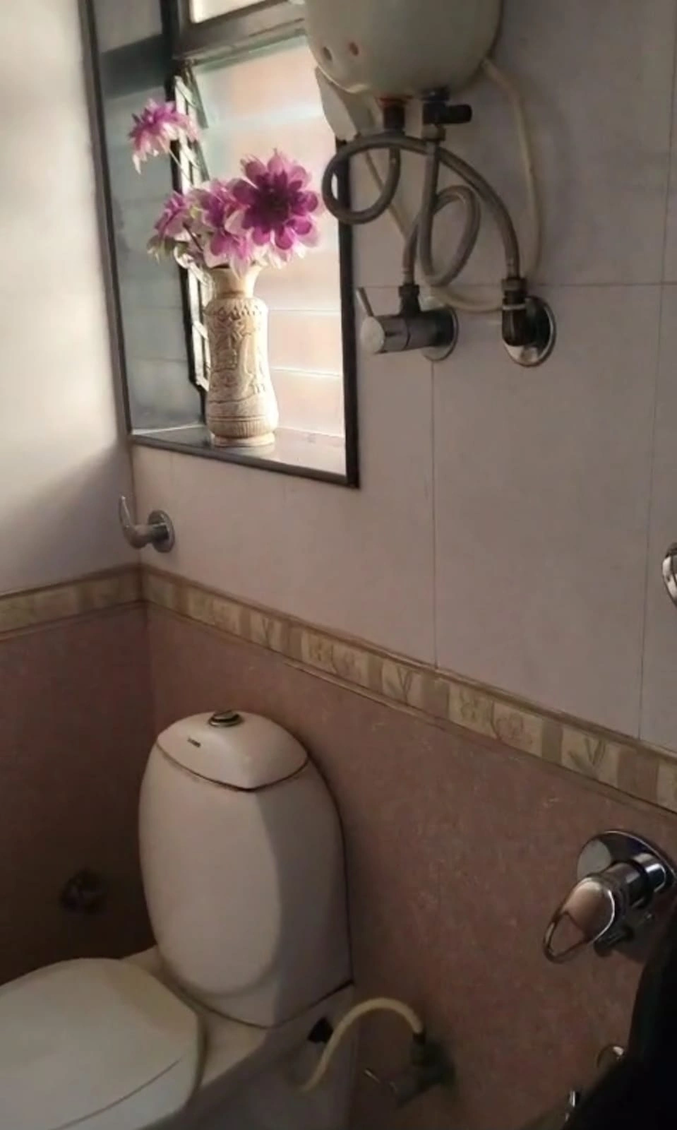 2 BHK Flat for Rent in Dheeraj Pooja, Malad West