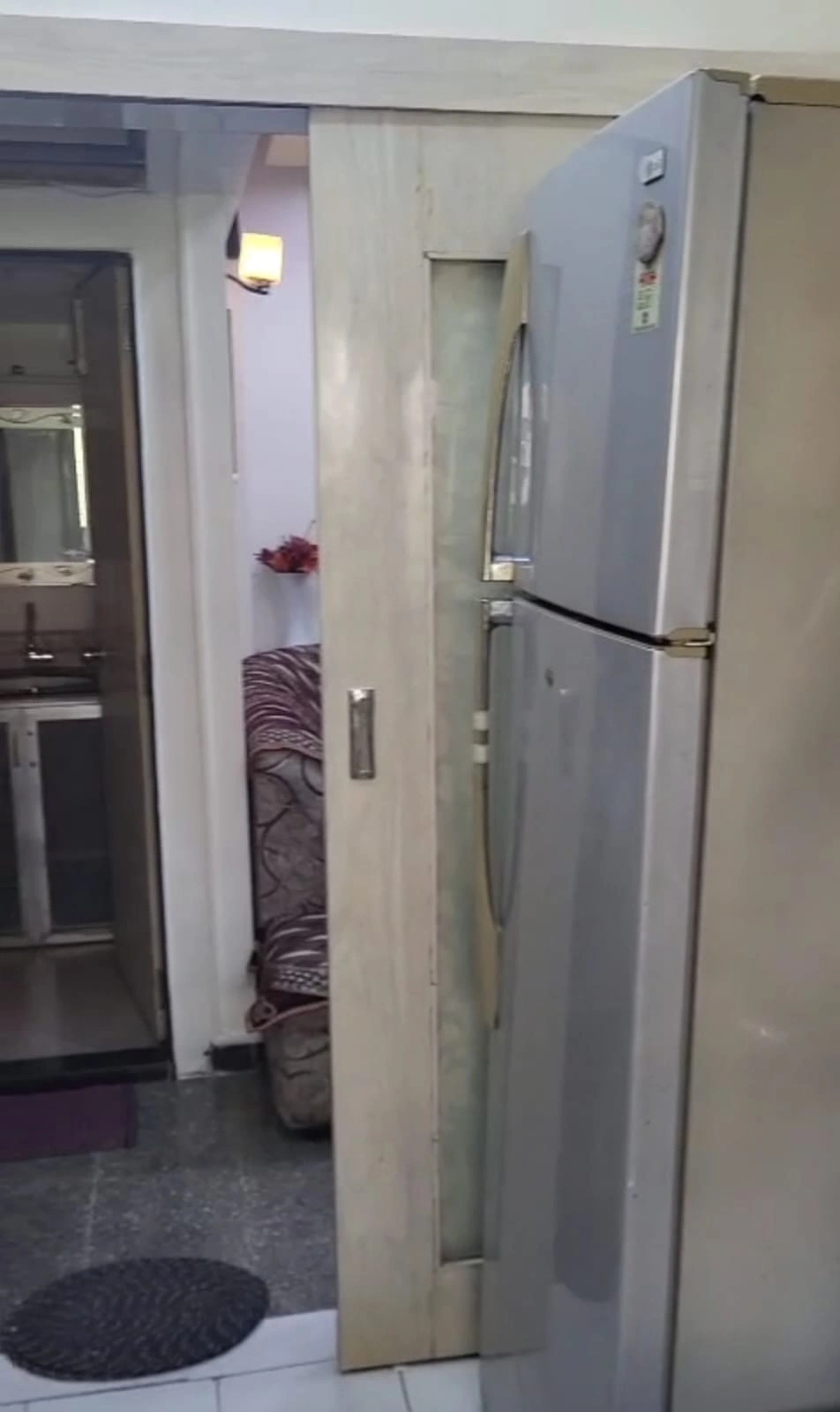 2 BHK Flat for Rent in Dheeraj Pooja, Malad West