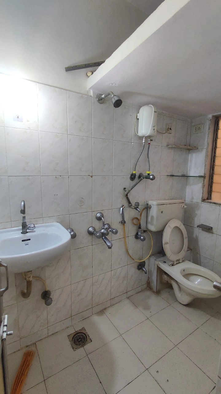 1 BHK Flat for Rent in Dheeraj Kriti, Malad West