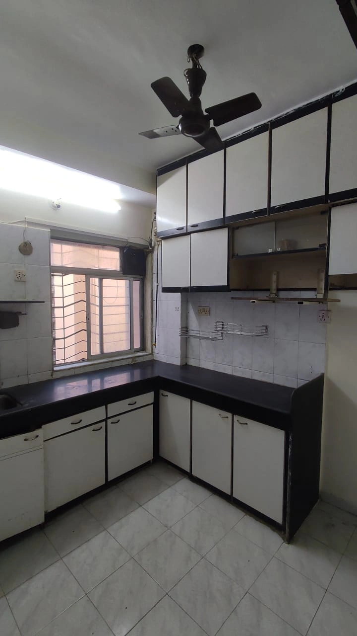 1 BHK Flat for Rent in Dheeraj Kriti Society, Malad West