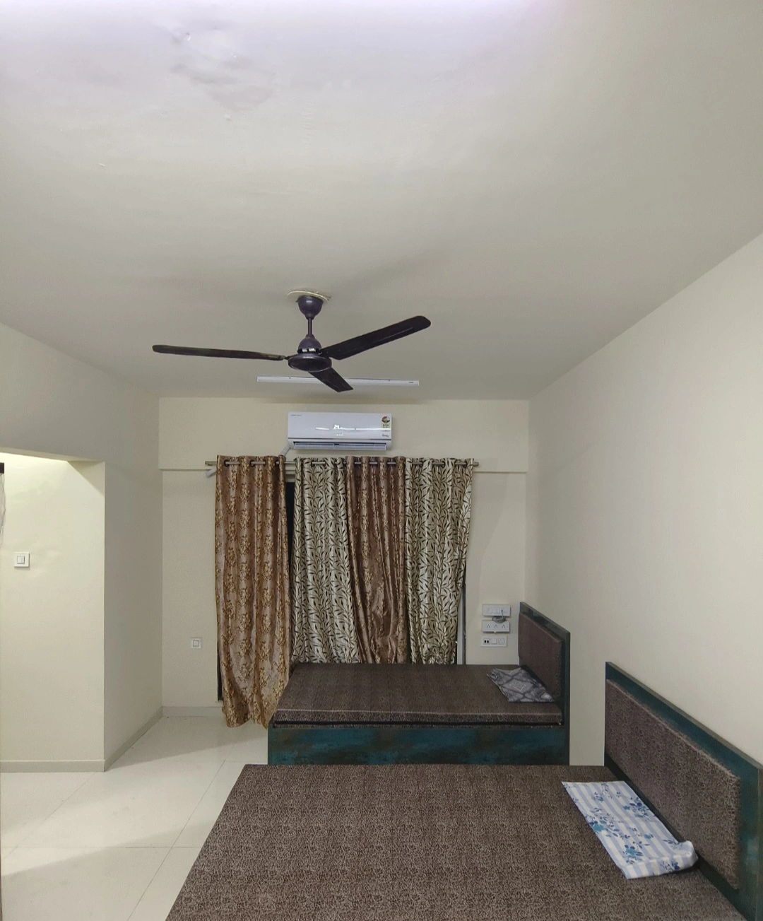 Single Room Girls only Flat for PG in Athena Tower, Goregaon West