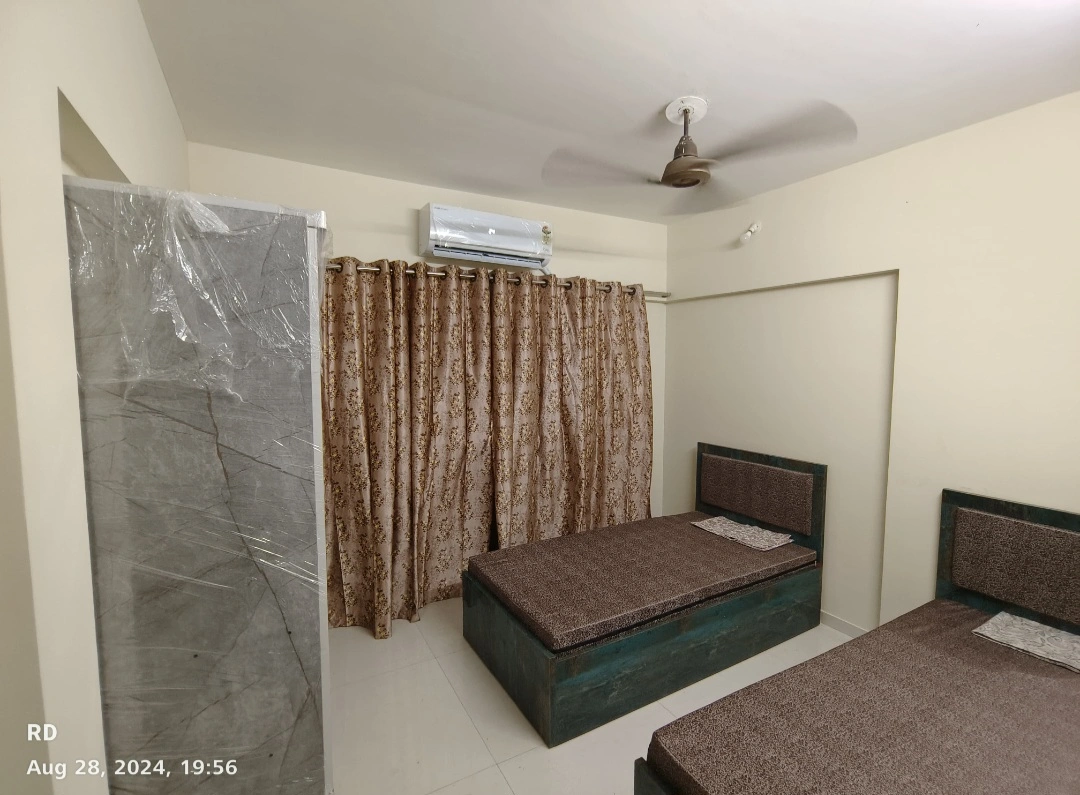 Single Room Girls only Flat for PG in Athena Tower, Goregaon West