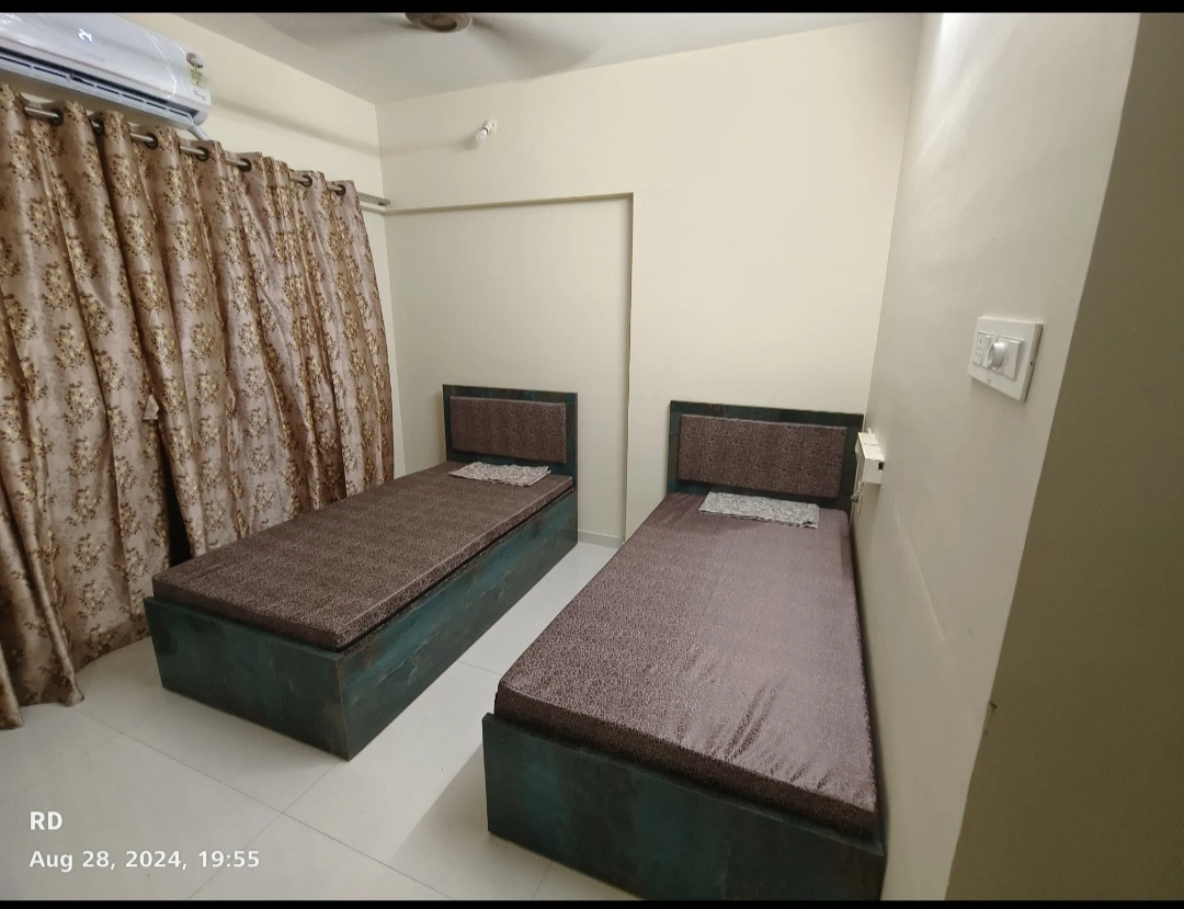 Single Room Girls only Flat for PG in Athena Tower, Goregaon West