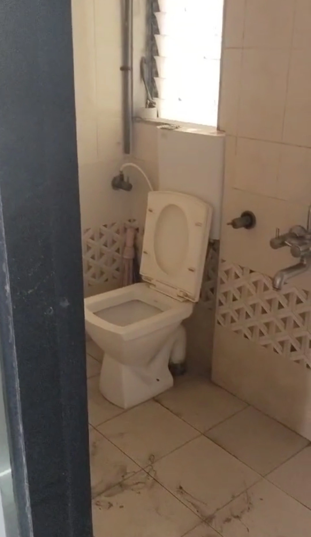 1 BHK Flat for Rent in Dheeraj Jamuna Society, Malad West