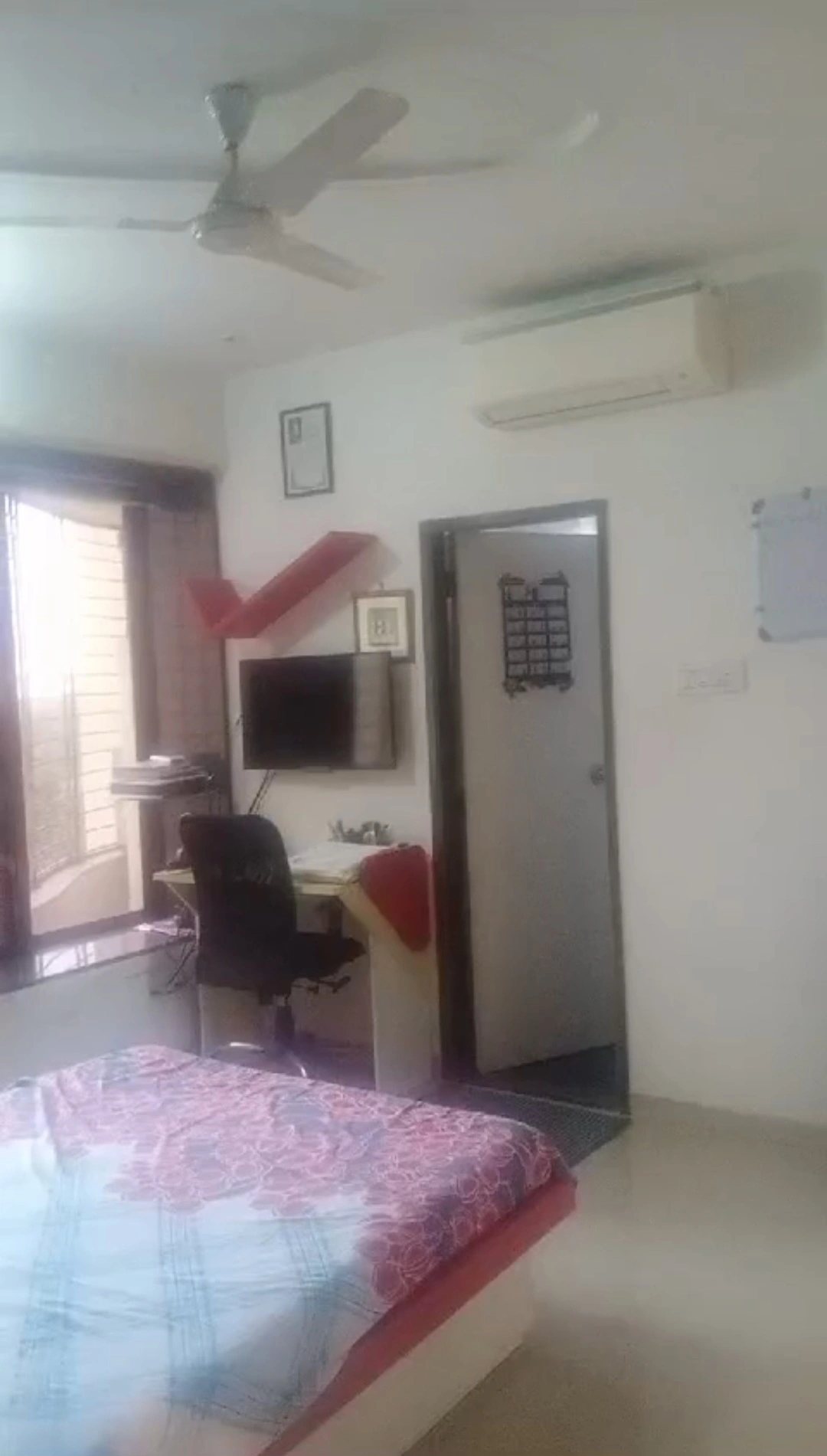 2 BHK Flat for Rent in Siddha Sea Brook, Kandivali West