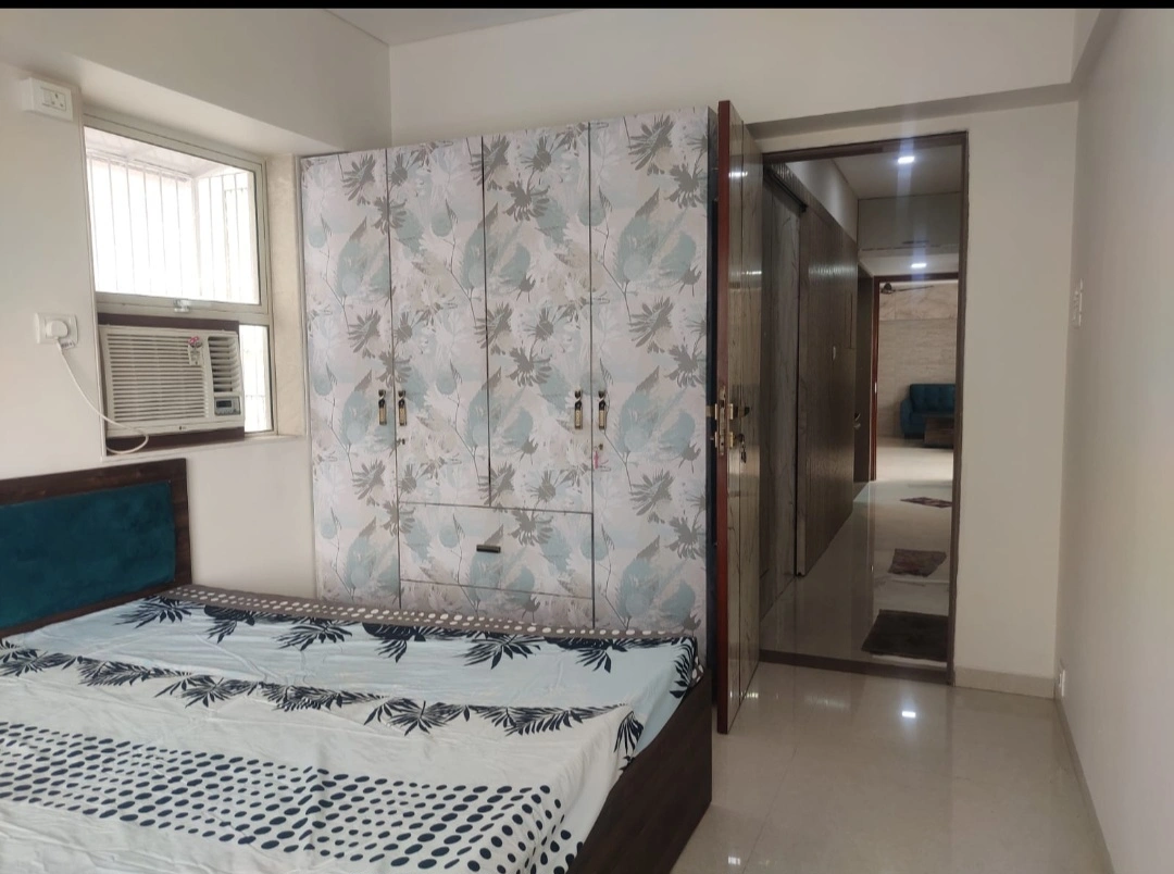 Single Room Girls only Flat for PG in Rizvi Oak Tower, Malad East