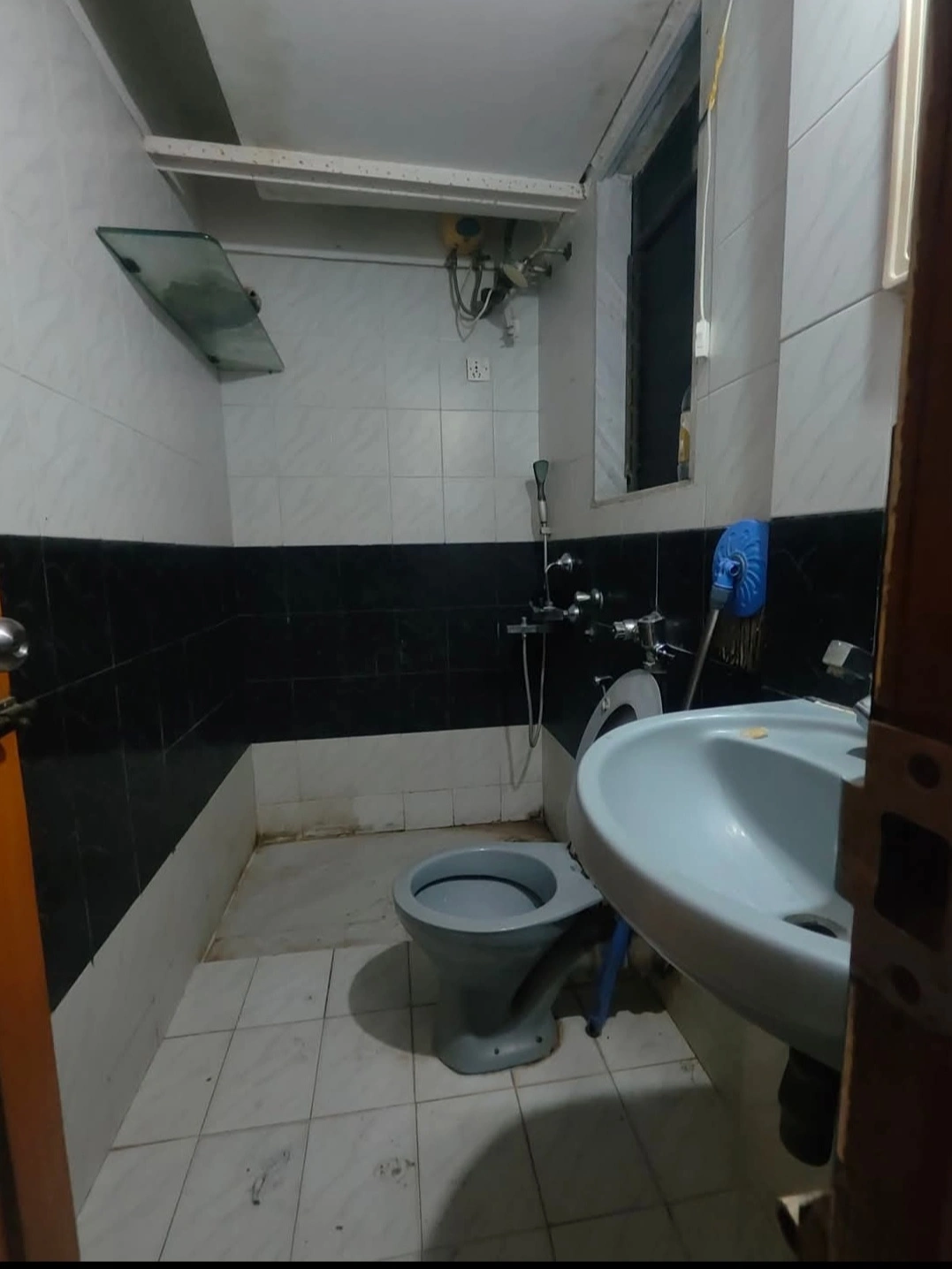 2 BHK Flat for Rent in Pleasant Park, Malad West