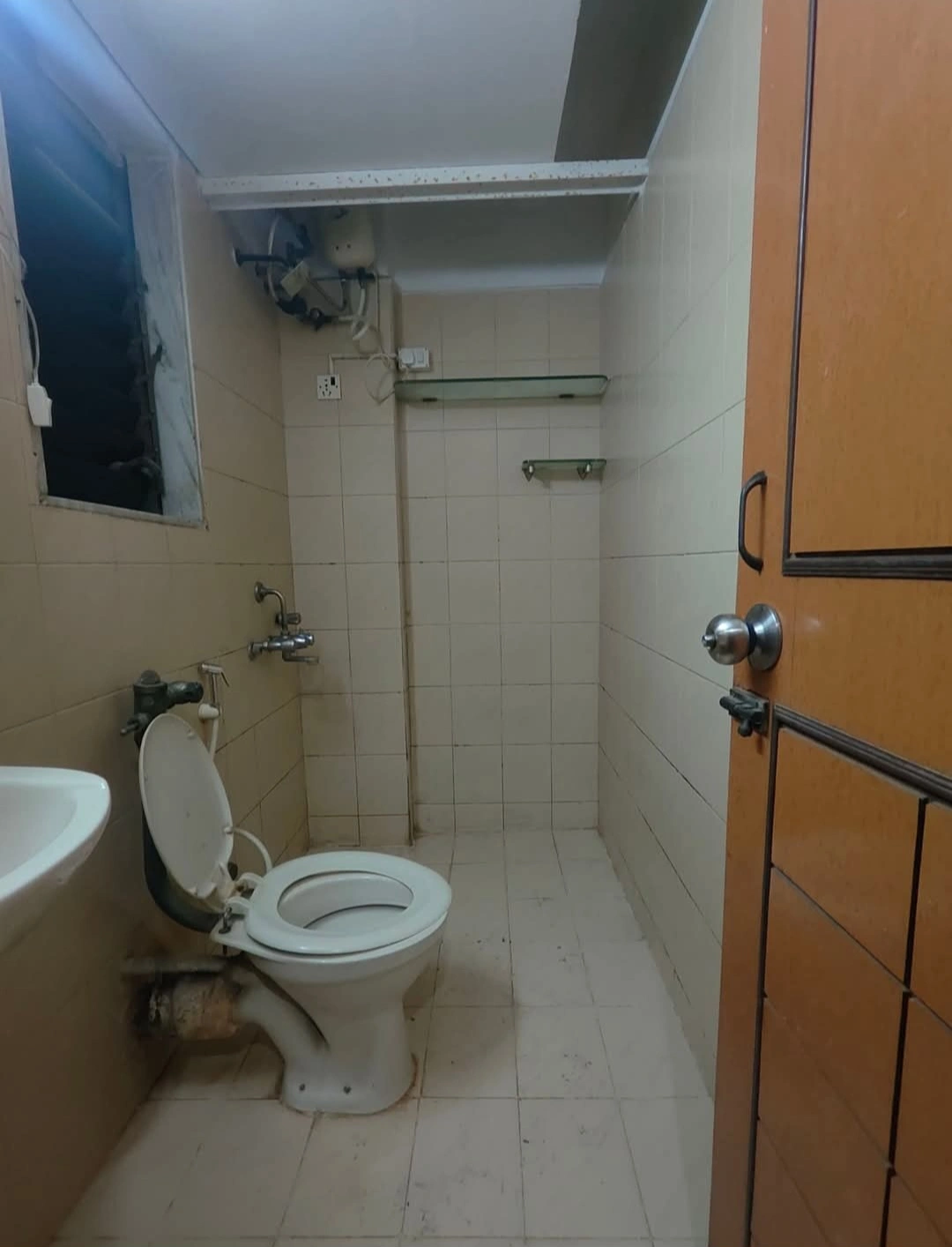 2 BHK Flat for Rent in Pleasant Park, Malad West