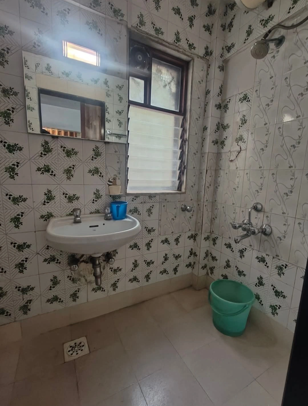 2 BHK Flat for Rent in Khandelwal Layout, Malad West