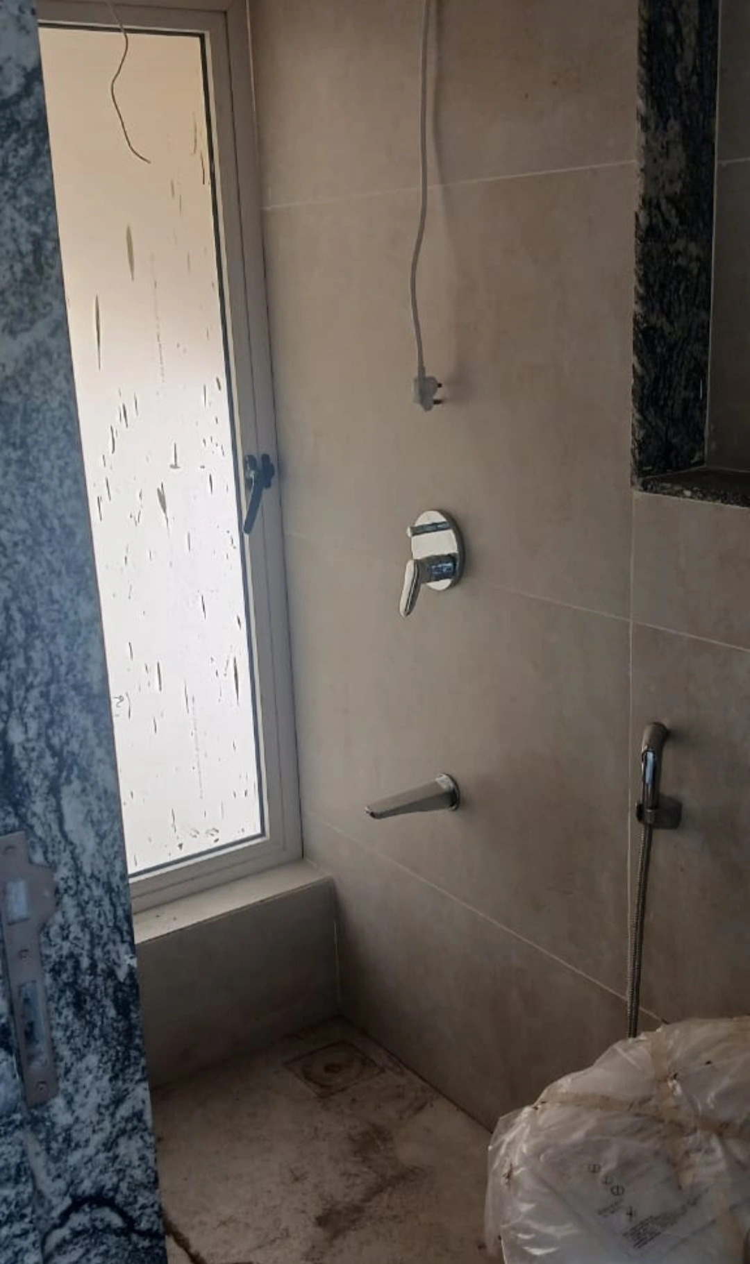 2.5 BHK Flat for Rent in Bharat Arize Tower, Goregaon West