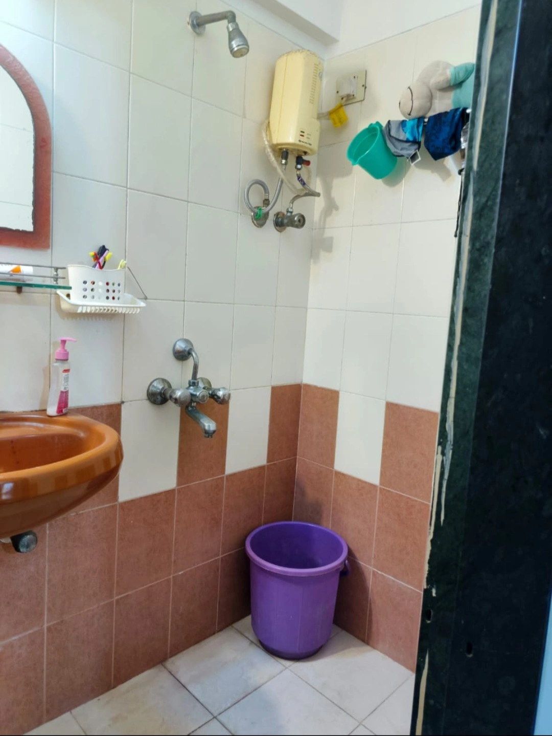 1 BHK Flat for Rent in Acme Complex, Goregaon West