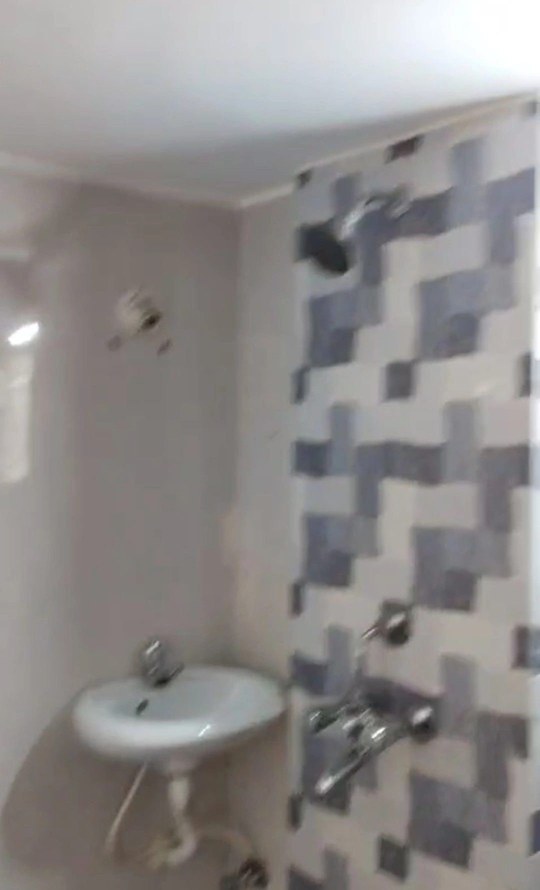 3 BHK Flat for Rent in Pearl Tower, Goregaon West