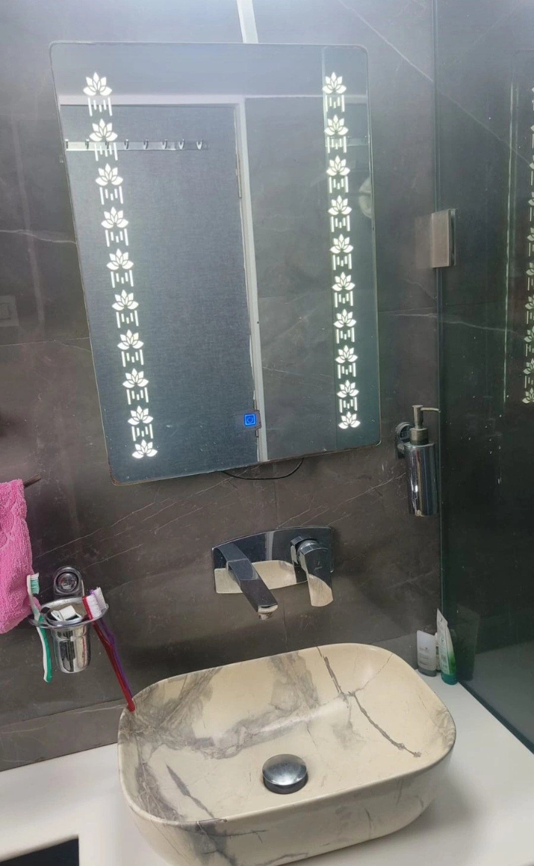 2 BHK Flat for Rent in Raheja Township, Malad East