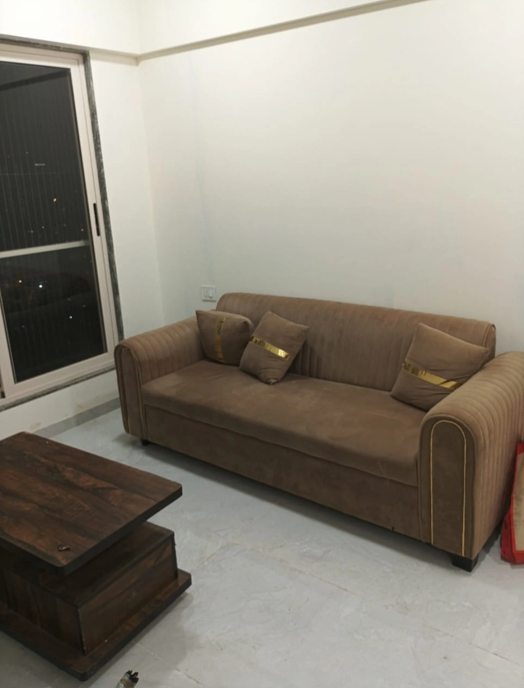 Single Room Girls only Flat for PG in Bharat Arize Tower, Goregaon West