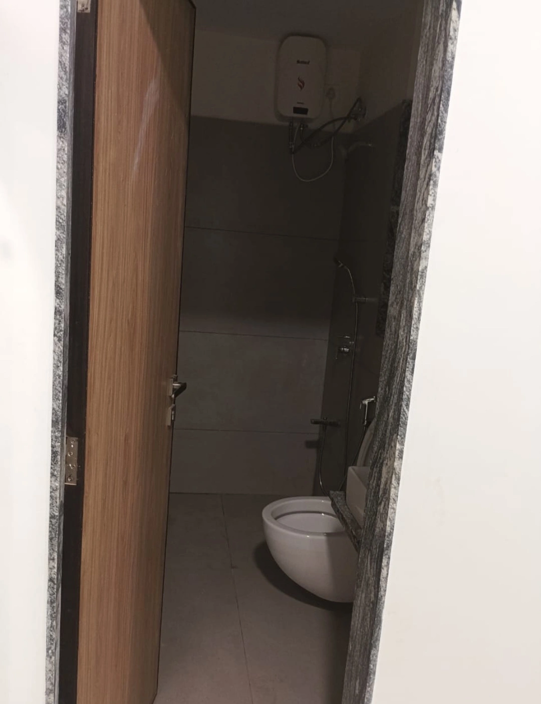 2.5 BHK Flat for Rent in Bharat Arize Tower, Goregaon West