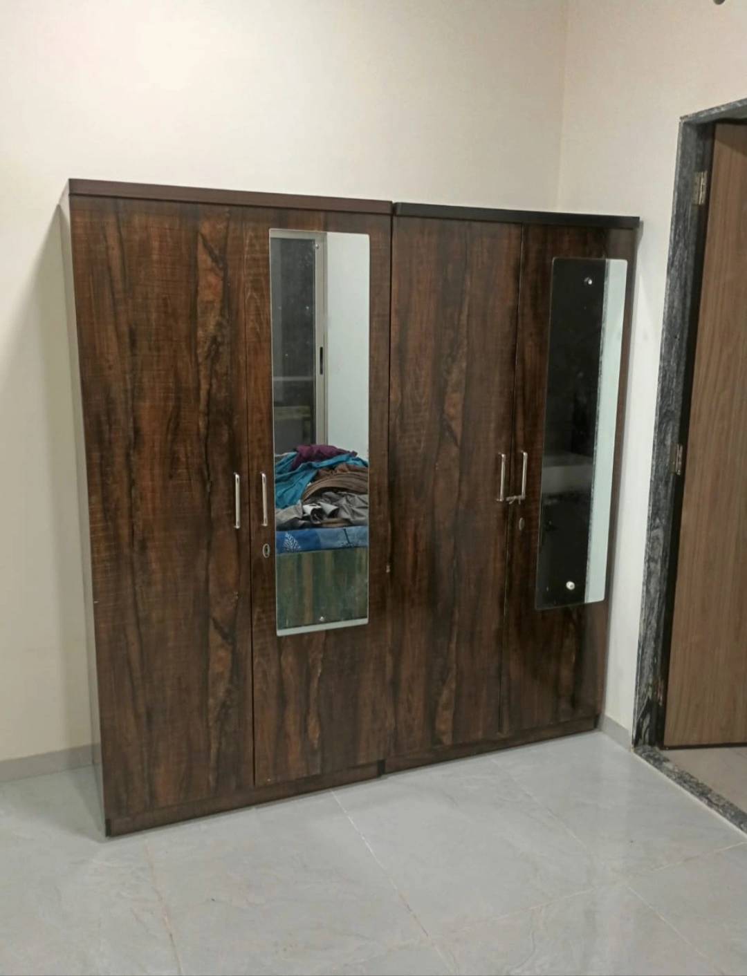 Single Room Girls only Flat for PG in Bharat Arize Tower, Goregaon West