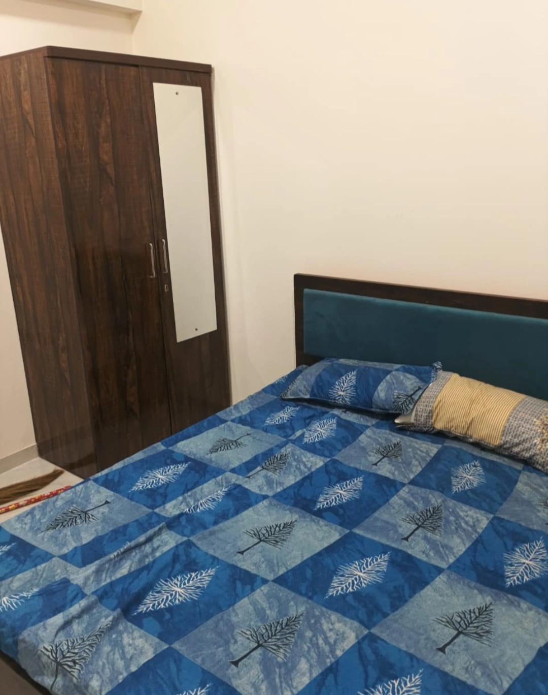 Single Room Girls only Flat for PG in Bharat Arize Tower, Goregaon West