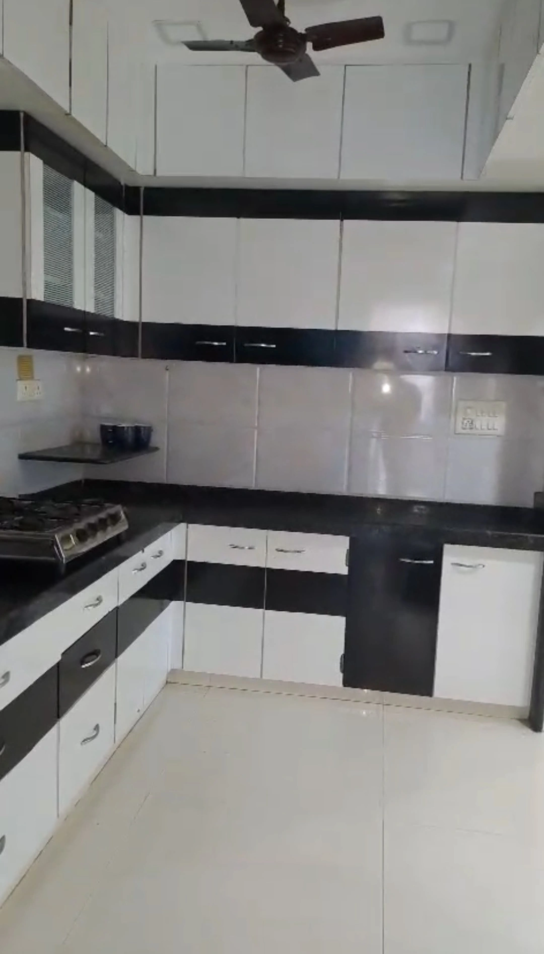 2 BHK Flat for Rent in Chamunda Jewel Tower, Goregaon West