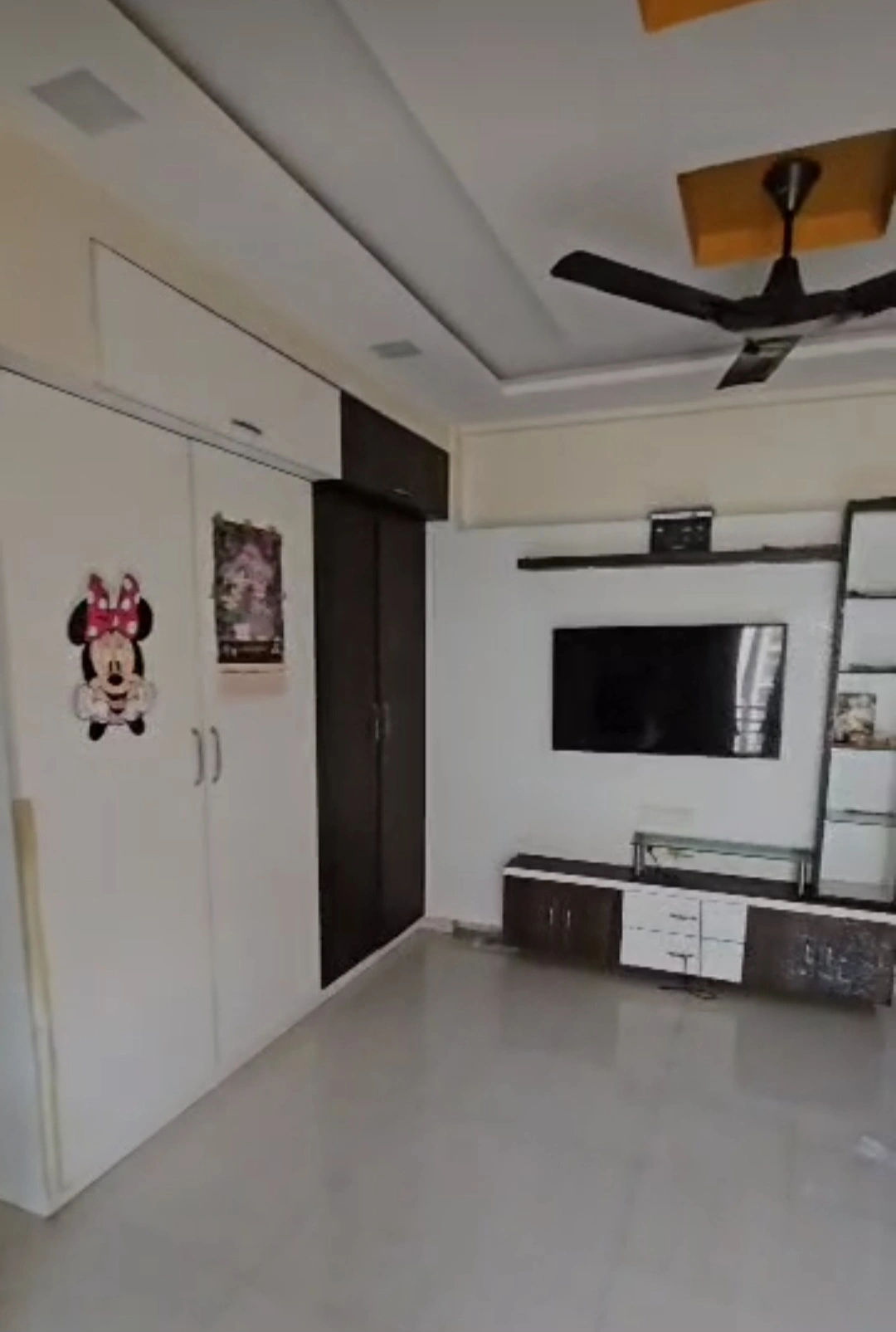 1 BHK Flat for Rent in Marina Enclave , Malad West