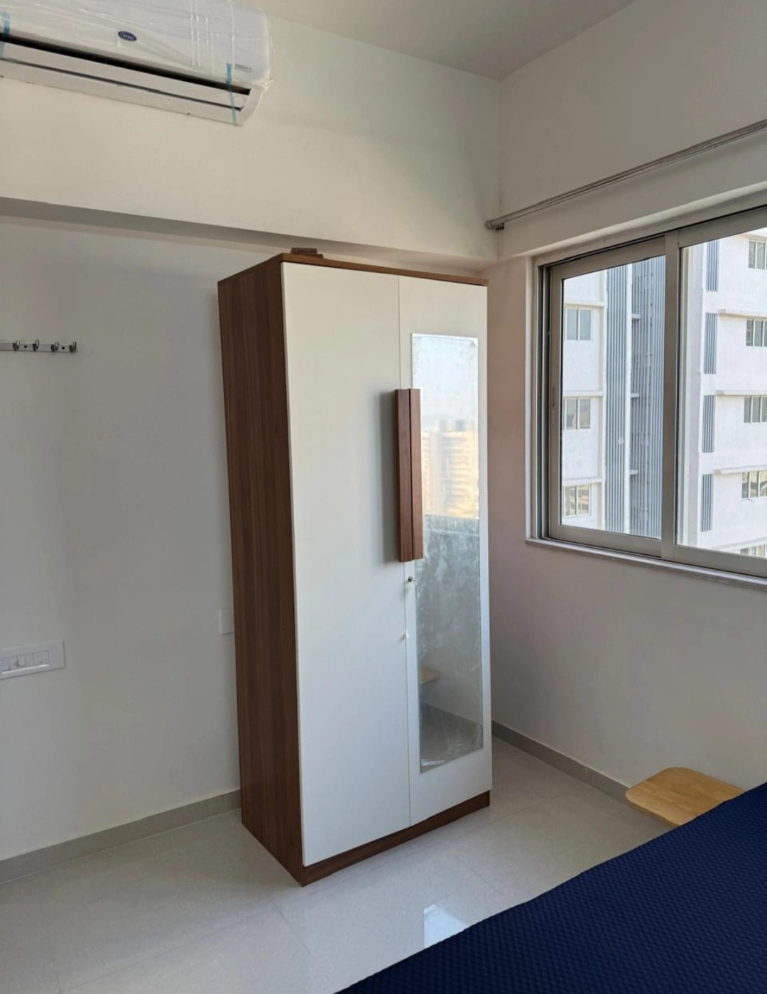 1 BHK Flat for Rent in Omkar Signet Tower, Malad East