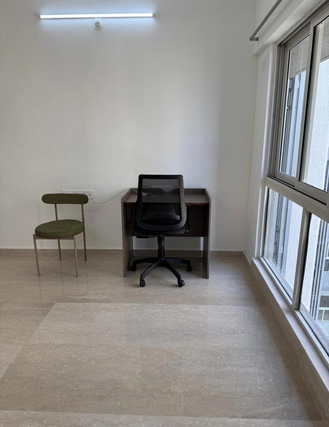 1 BHK Flat for Rent in Omkar Signet Tower, Malad East