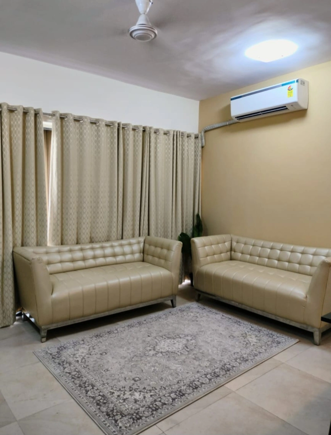 2 BHK Flat for Rent in Conwood Astoria Tower, Goregaon East
