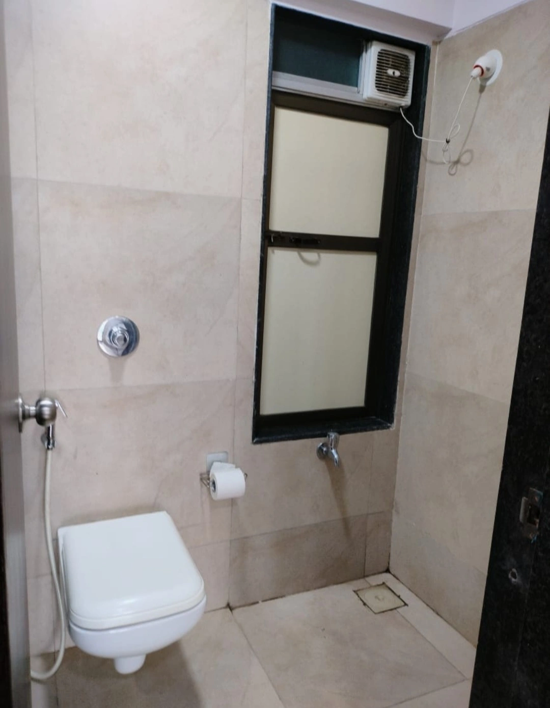 2 BHK Flat for Rent in Conwood Astoria Tower, Goregaon East