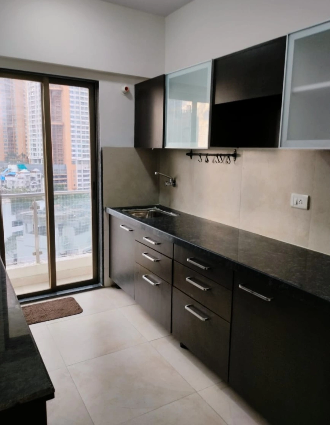 2 BHK Flat for Rent in Conwood Astoria Tower, Goregaon East