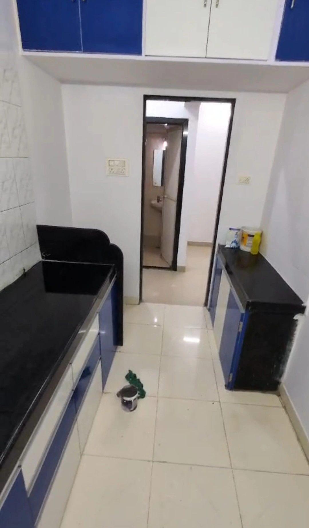 1 BHK Flat for Rent in Dheeraj Jamuna Society, Malad West