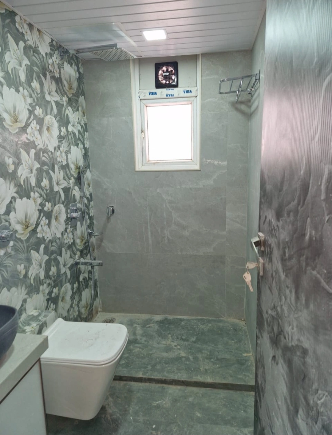 2 BHK Flat for Rent in Upper East 97, Malad East